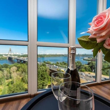 Apartments With Crazy Panoramic View Of The Dniepr Киев Екстериор снимка