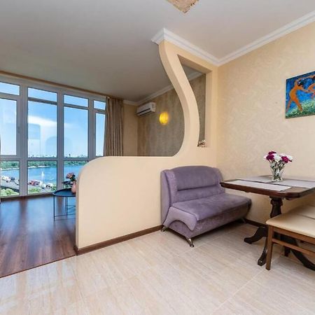Apartments With Crazy Panoramic View Of The Dniepr Киев Екстериор снимка