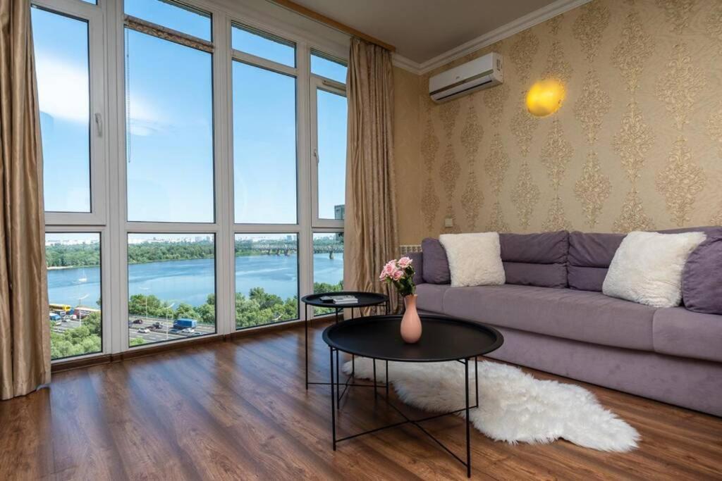 Apartments With Crazy Panoramic View Of The Dniepr Киев Екстериор снимка