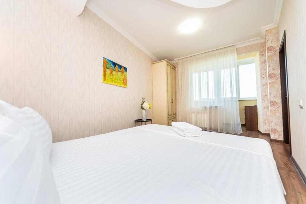 Apartments With Crazy Panoramic View Of The Dniepr Киев Екстериор снимка