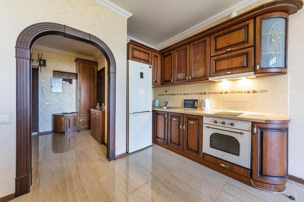 Apartments With Crazy Panoramic View Of The Dniepr Киев Екстериор снимка