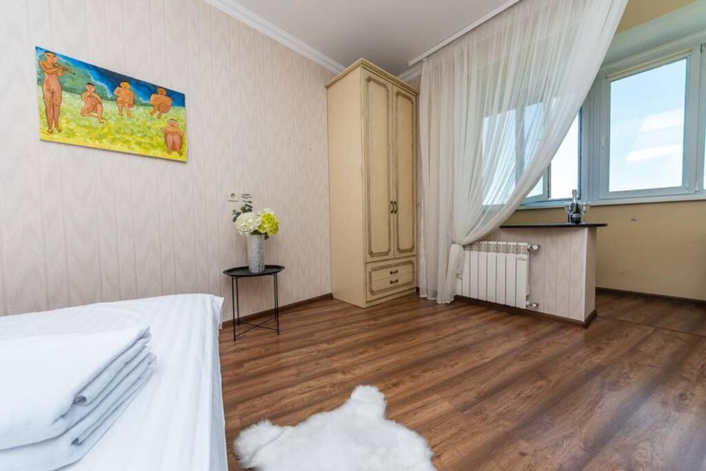 Apartments With Crazy Panoramic View Of The Dniepr Киев Екстериор снимка