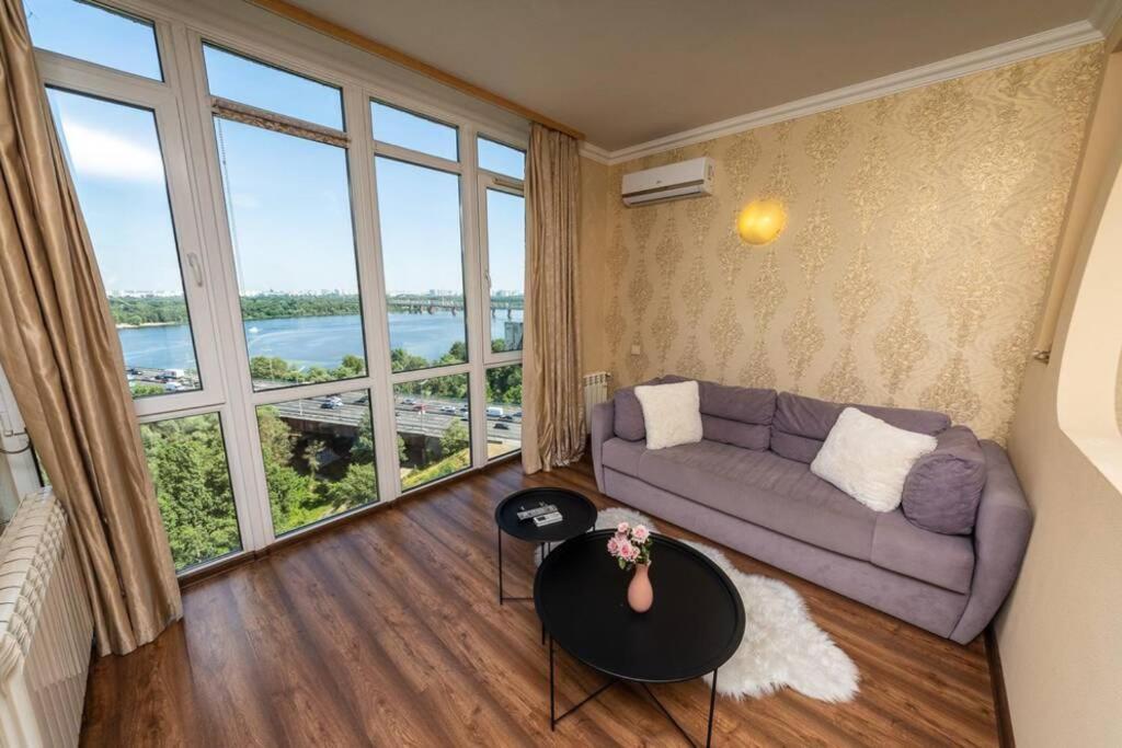 Apartments With Crazy Panoramic View Of The Dniepr Киев Екстериор снимка